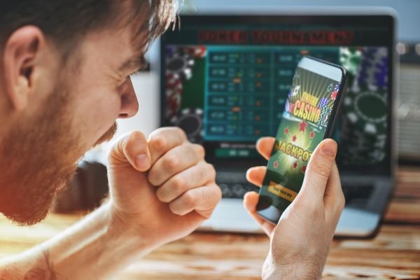 jdlove platform interface showing casino and sports navigation on mobile